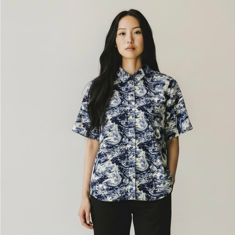 Wildfang Essential Short Sleeve Button Up Shirt Abstract Swirl Blue Print XL NWT